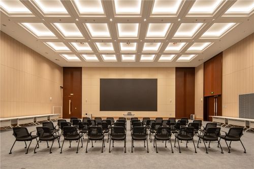 西岸國(guó)際會(huì)展中心竣工投用 卓越水岸再添璀璨地標(biāo)，華建集團(tuán)環(huán)境院匠心設(shè)計(jì)賦能會(huì)展新未來(lái)